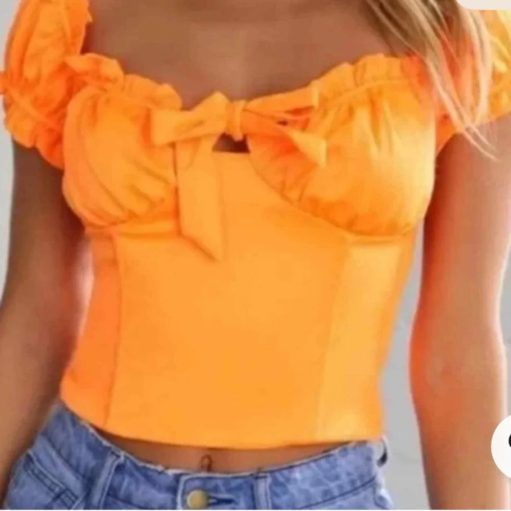I.AM.GIA Naomi off-the-shoulder corset-style crop top in neon orange large - Picture 2 of 7